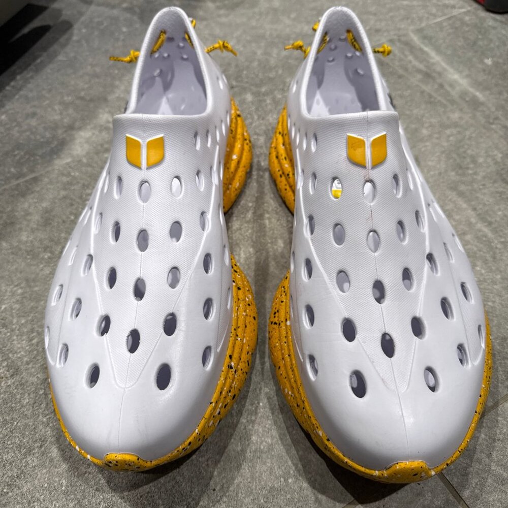 Kane Mizzou Footwear Revive Recovery Shoes Mens Size 15 White Cushion Slip On